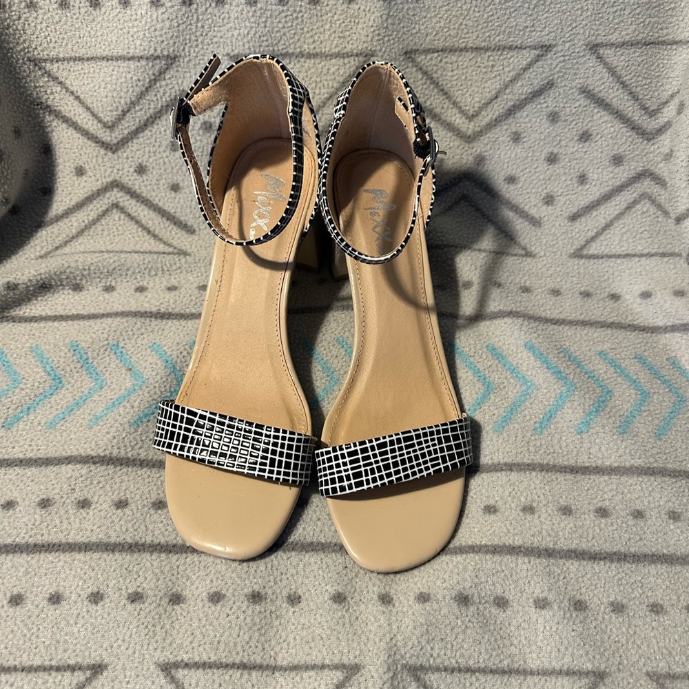 Mixx Shuz Black and Beige Chunky Heels